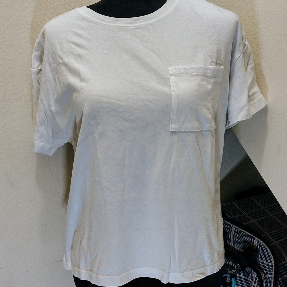 Time and Tru White Short Sleeve Crew Neck Tee